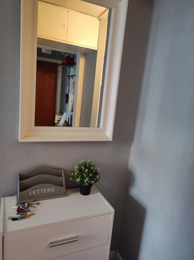 Single Room No.4 In The Very Center Of Varşovia Exterior foto
